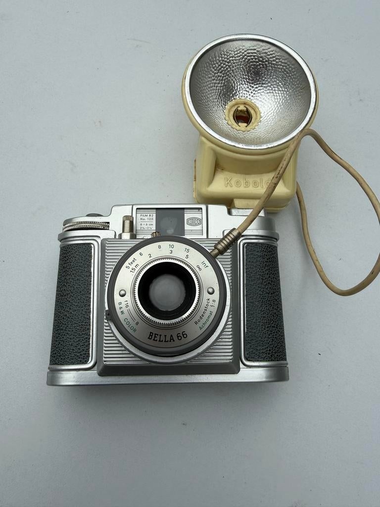 Vintage Bilora Bella 66 camera met flitser, Audio, Tv en Foto, Fotocamera's Analoog, Ophalen of Verzenden, Gebruikt, Compact, Overige Merken