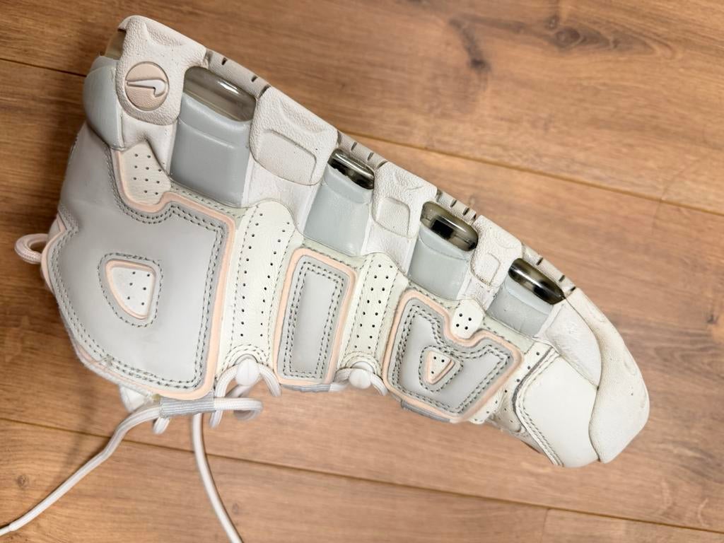 Nike Air More Uptempo sneakers, model DV1137-101., Ophalen of Verzenden, Zo goed als nieuw, Schoenen
