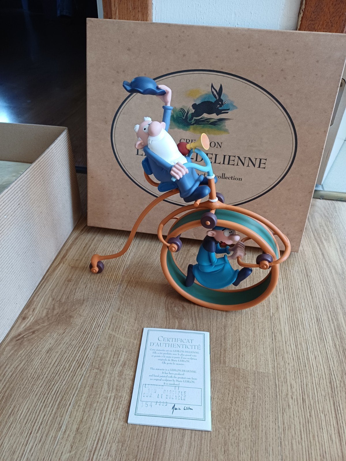Leblon Léonard, Verzamelen, Stripfiguren, Zo goed als nieuw, Beeldje of Figuurtje, Overige figuren, Ophalen of Verzenden
