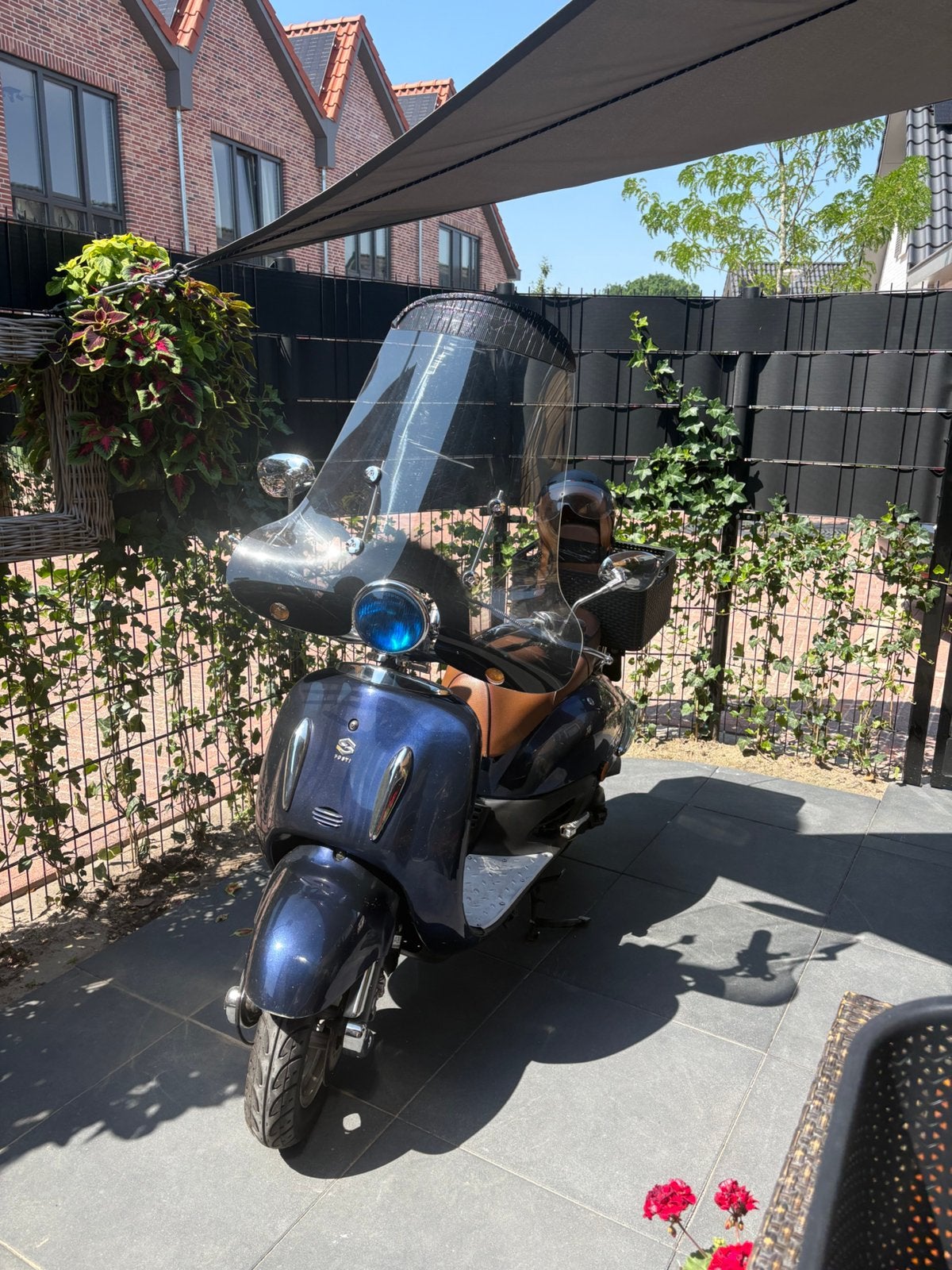 Nette scooter, Fietsen en Brommers, Snorfietsen en Snorscooters, Zo goed als nieuw, Overige merken, Benzine, Ophalen