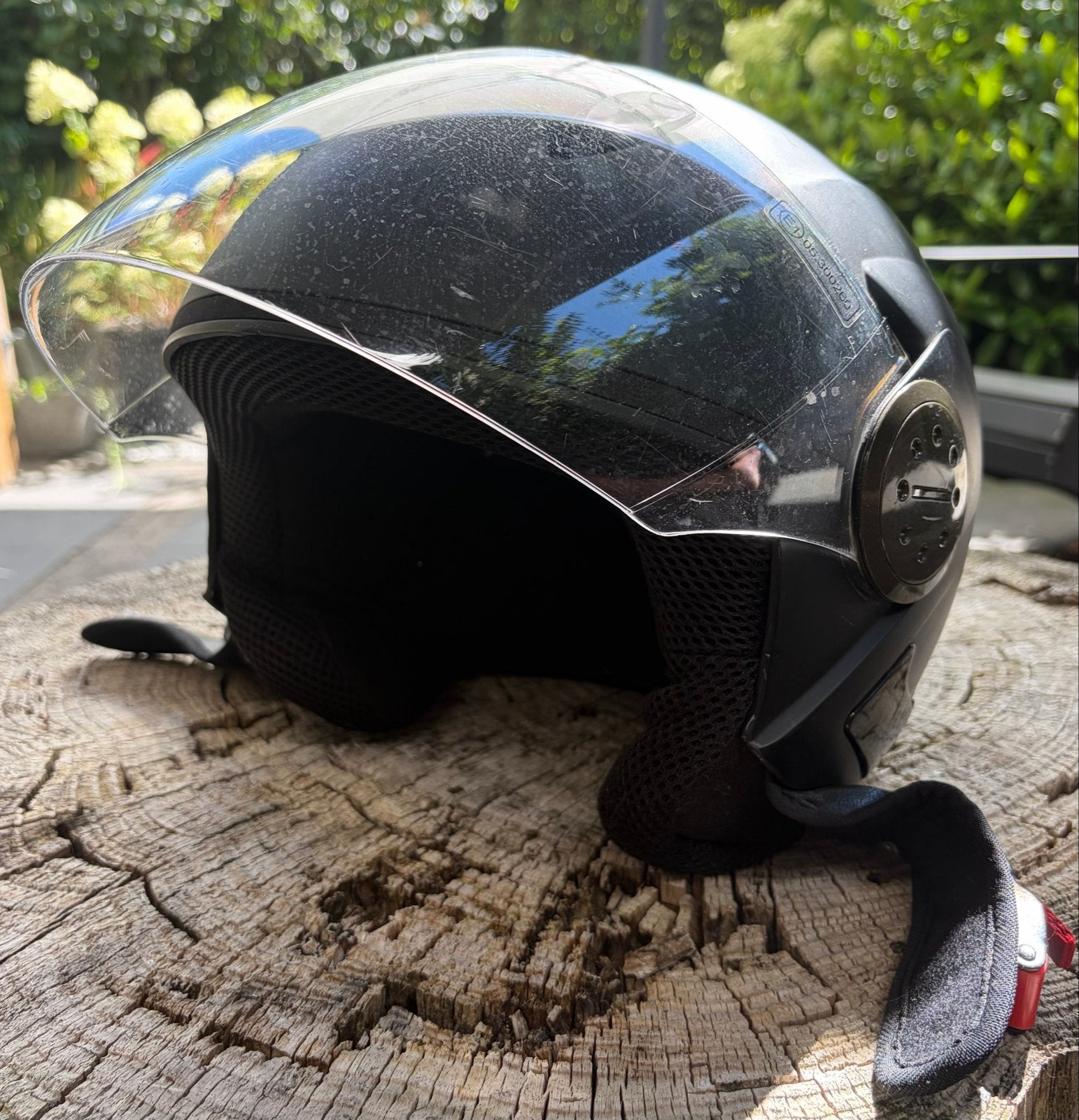Zwarte scooterhelm met vizier, maat M, Fietsen en Brommers, Brommerhelmen, Ophalen, Gebruikt, Medium