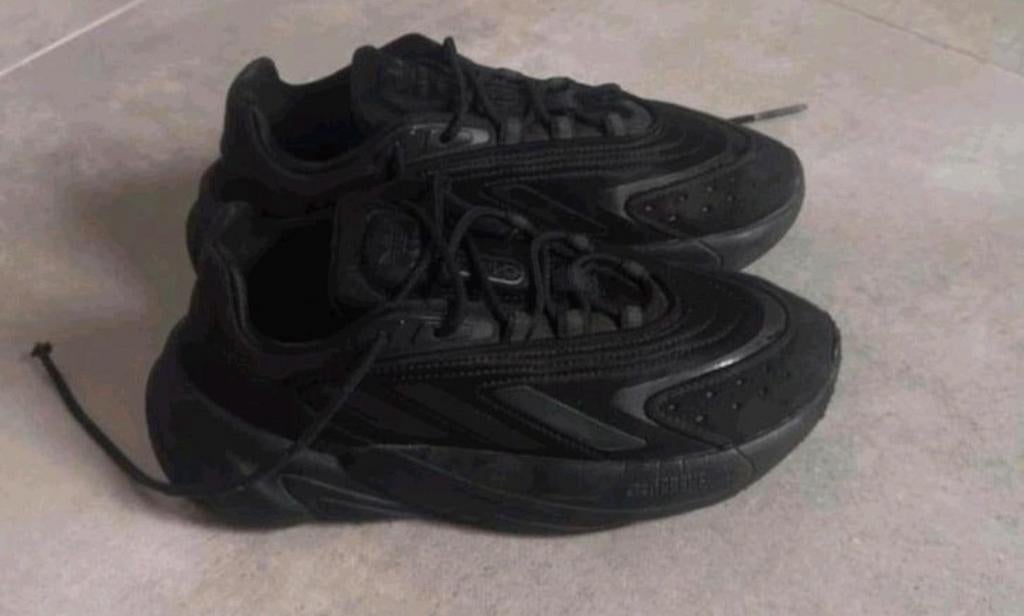 Adidas Ozelia sneakers maat 35 1/2 ZGAN, Adidas, Ophalen of Verzenden, Zo goed als nieuw, Jongen of Meisje