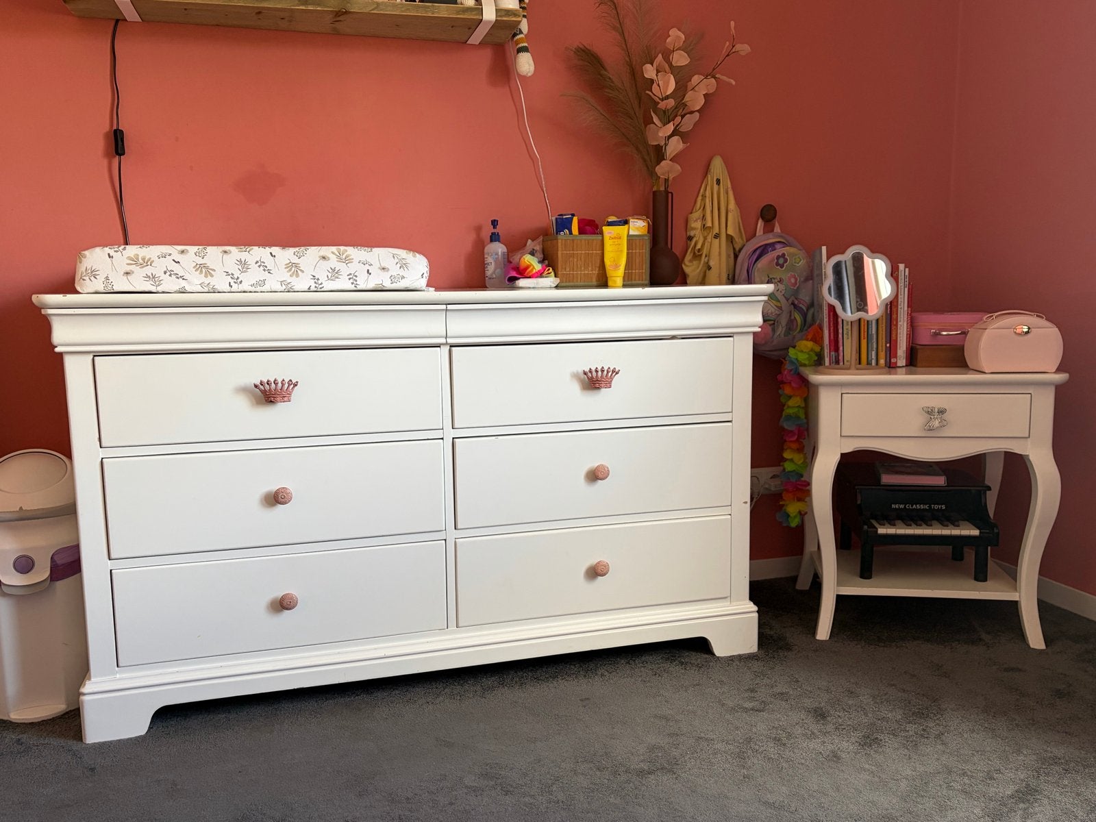 Meiden kamer | Bed - Kast - dressoir - bijzettafel, Kinderen en Baby's, Ophalen, Gebruikt, Kast, 105 cm of meer