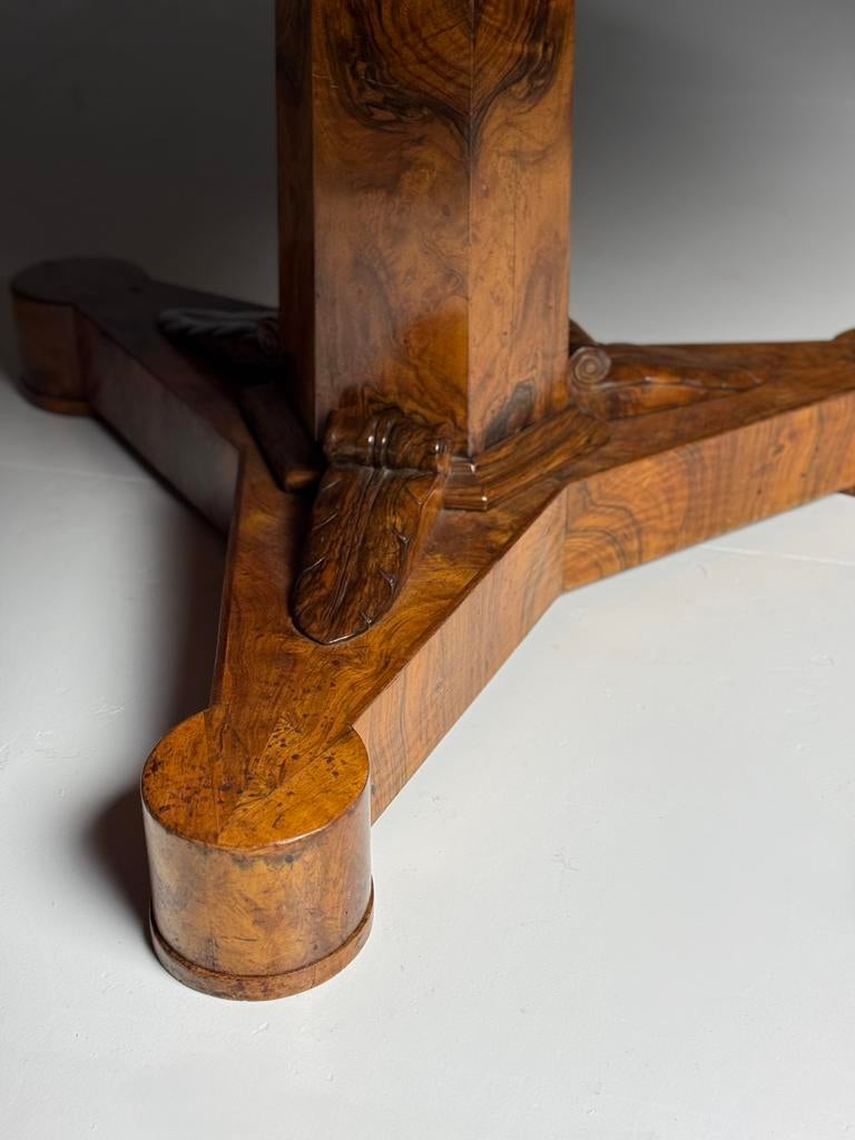 Biedermeier Center table walnoot 19e eeuw, Ophalen of Verzenden