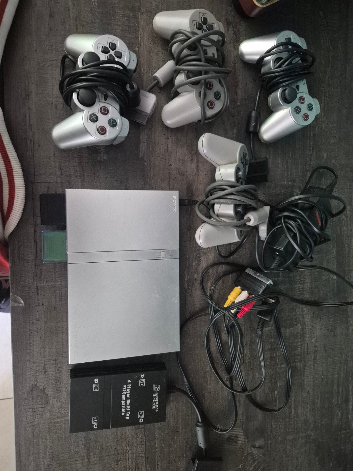 playStation 2 (PS2) Slim met controllers en extra's, Spelcomputers en Games, Gebruikt, Ophalen of Verzenden, Slim, Met 3 controllers of meer