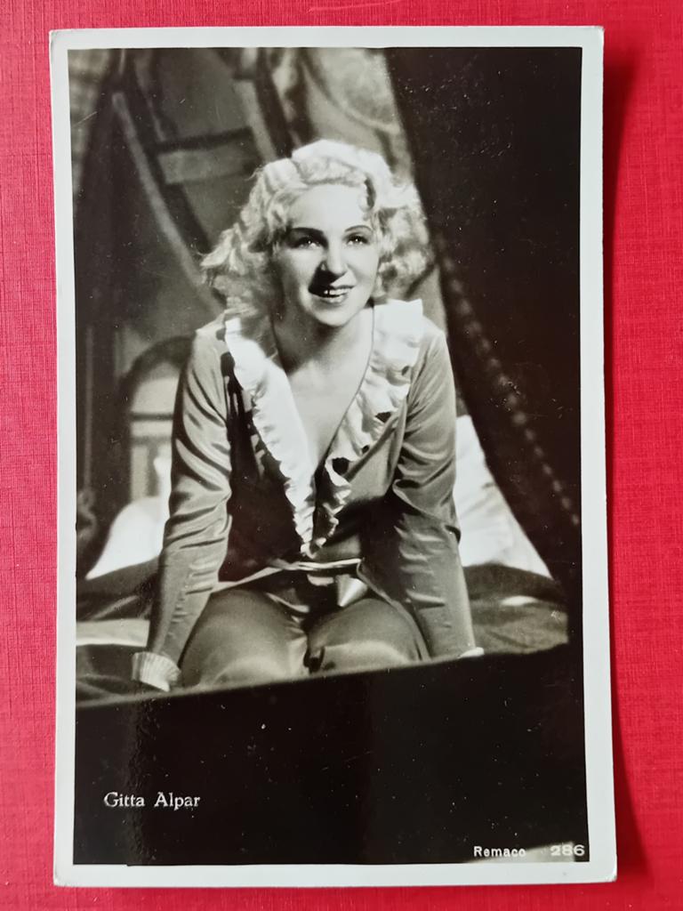 Ansichtkaart Gitta Alpar, Ophalen of Verzenden, Foto of Kaart