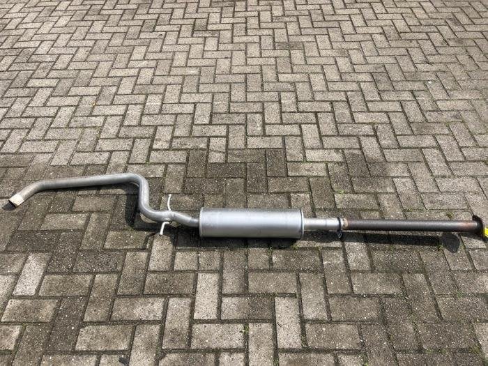 Uitlaat Middendemper van een Seat Altea