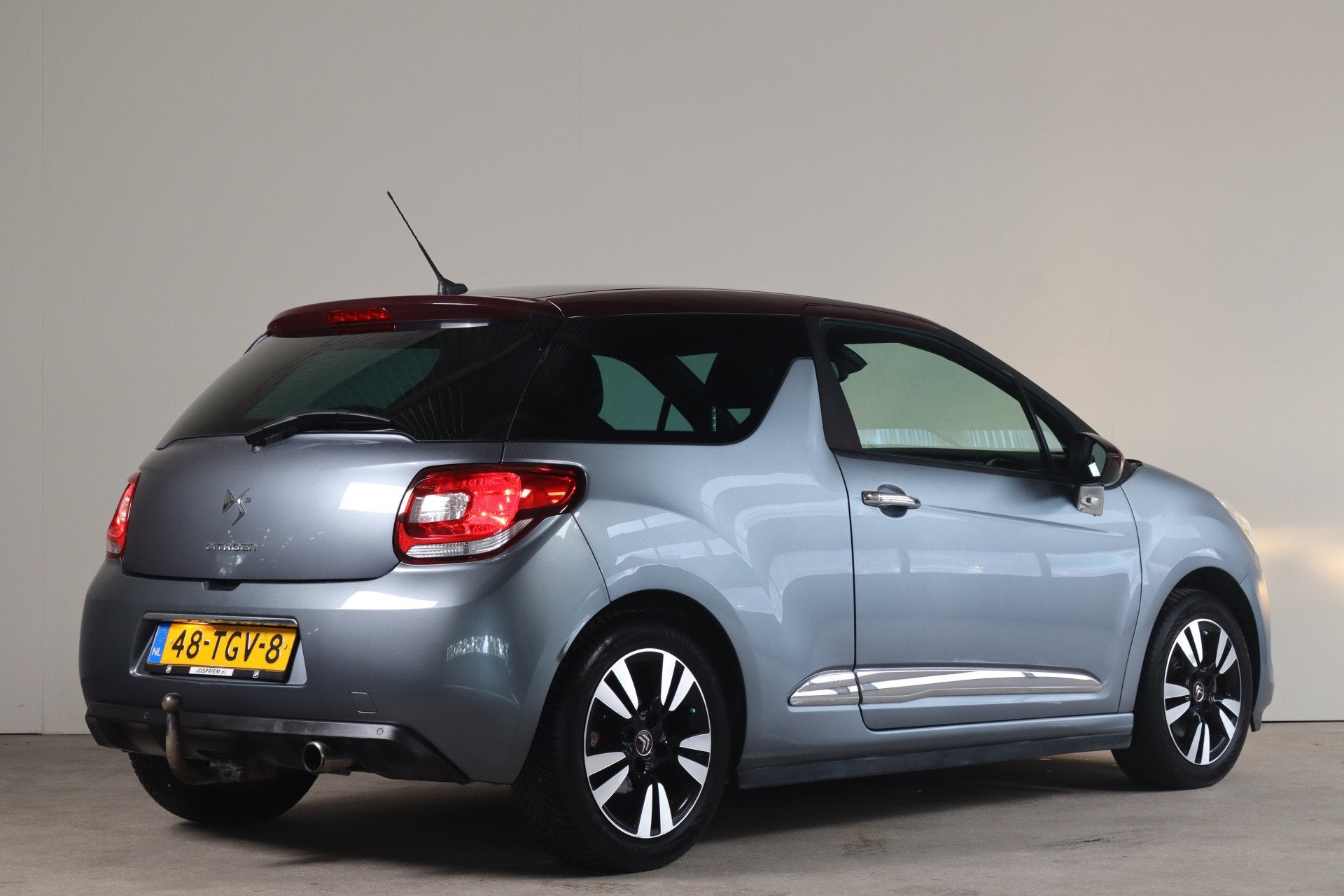 Citroën DS3 1.6 So Chic - NL- Auto! Trekhaak I Climate I Pa, Voorwielaandrijving, Euro 5, 4 cilinders, Leder en Stof