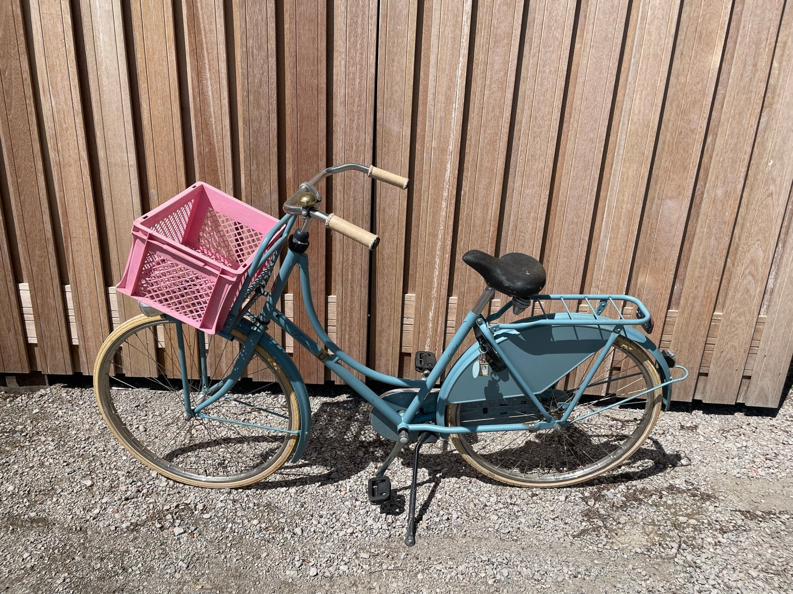 Batavus omafiets met krat- Lichtblauw, Fietsen en Brommers, Fietsen | Dames | Damesfietsen, Ophalen, Terugtraprem, Batavus, 53 tot 56 cm