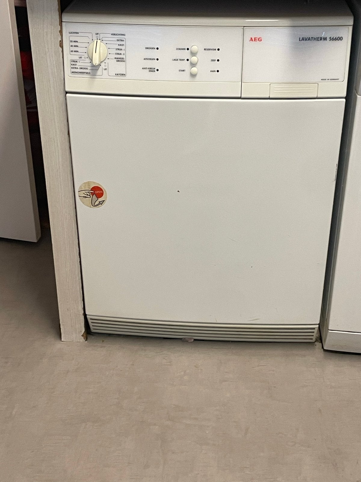 AEG Lavatherm 56600 wasdroger - Achterkant beschadigd