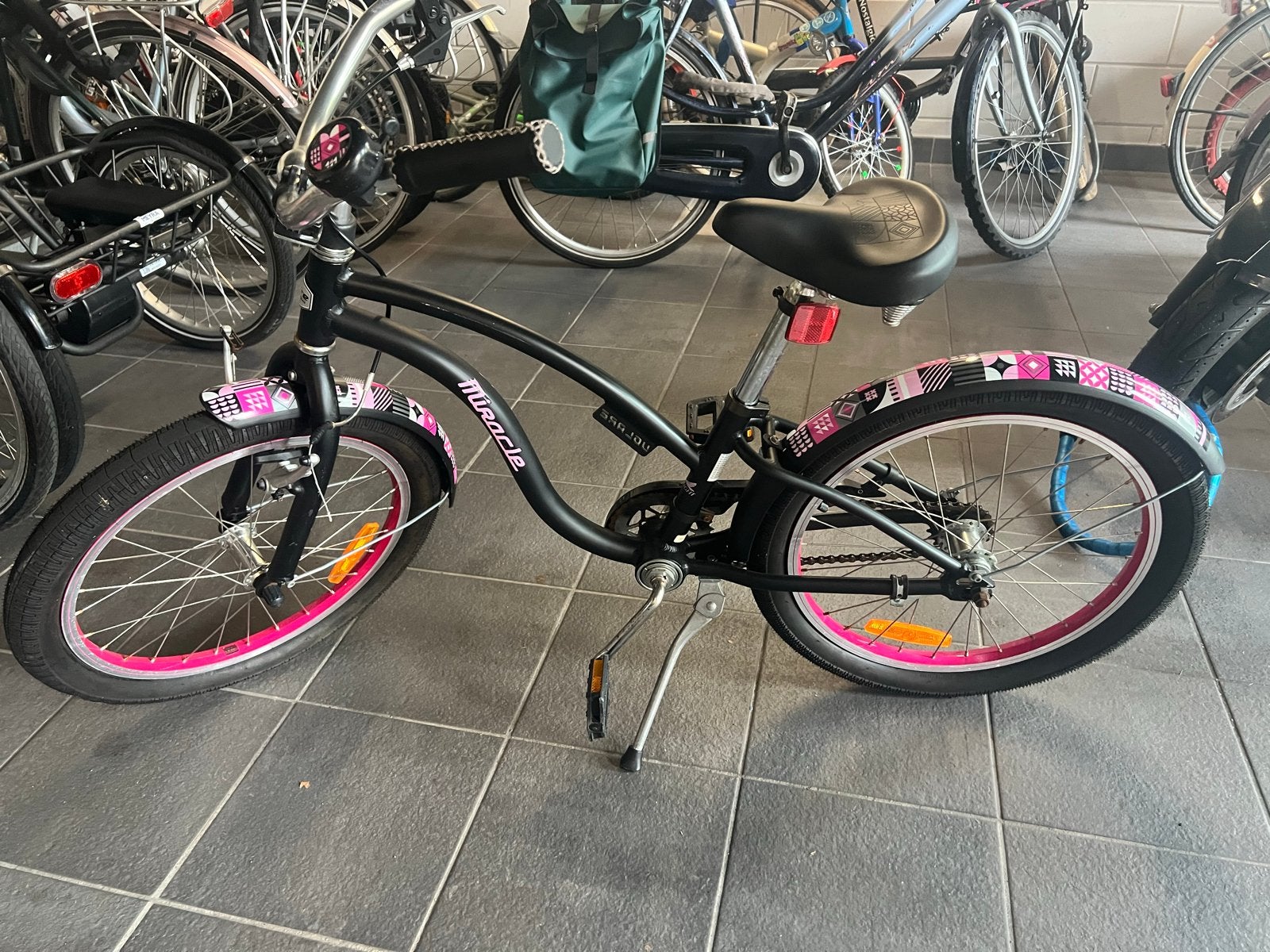 Mooie kinderfiets voor meisje - Zwart/Roze (20 inch), Fietsen en Brommers, Gebruikt, Velgrem, Ophalen of Verzenden, Handrem