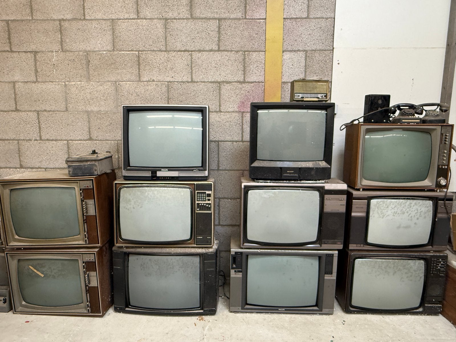 Diverse oude vintage Philips kleuren tv's (jaren '70-'80), Ophalen