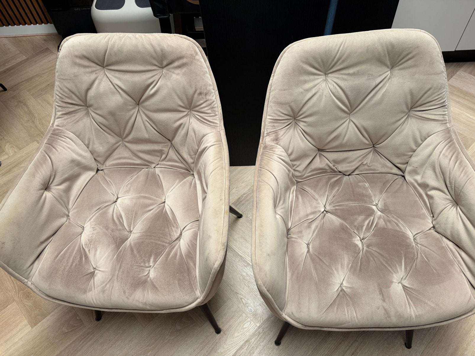 4x velvet stoelen 2x blauw 2x beige, Ophalen, Zo goed als nieuw, Rond