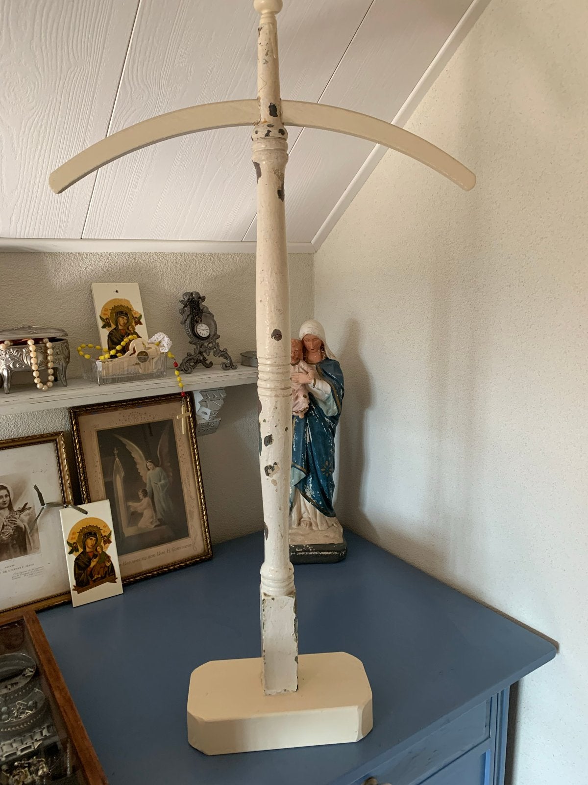 Antieke kledingstandaard voor doopjurkje - Brocante stijl, Antiek en Kunst, Ophalen