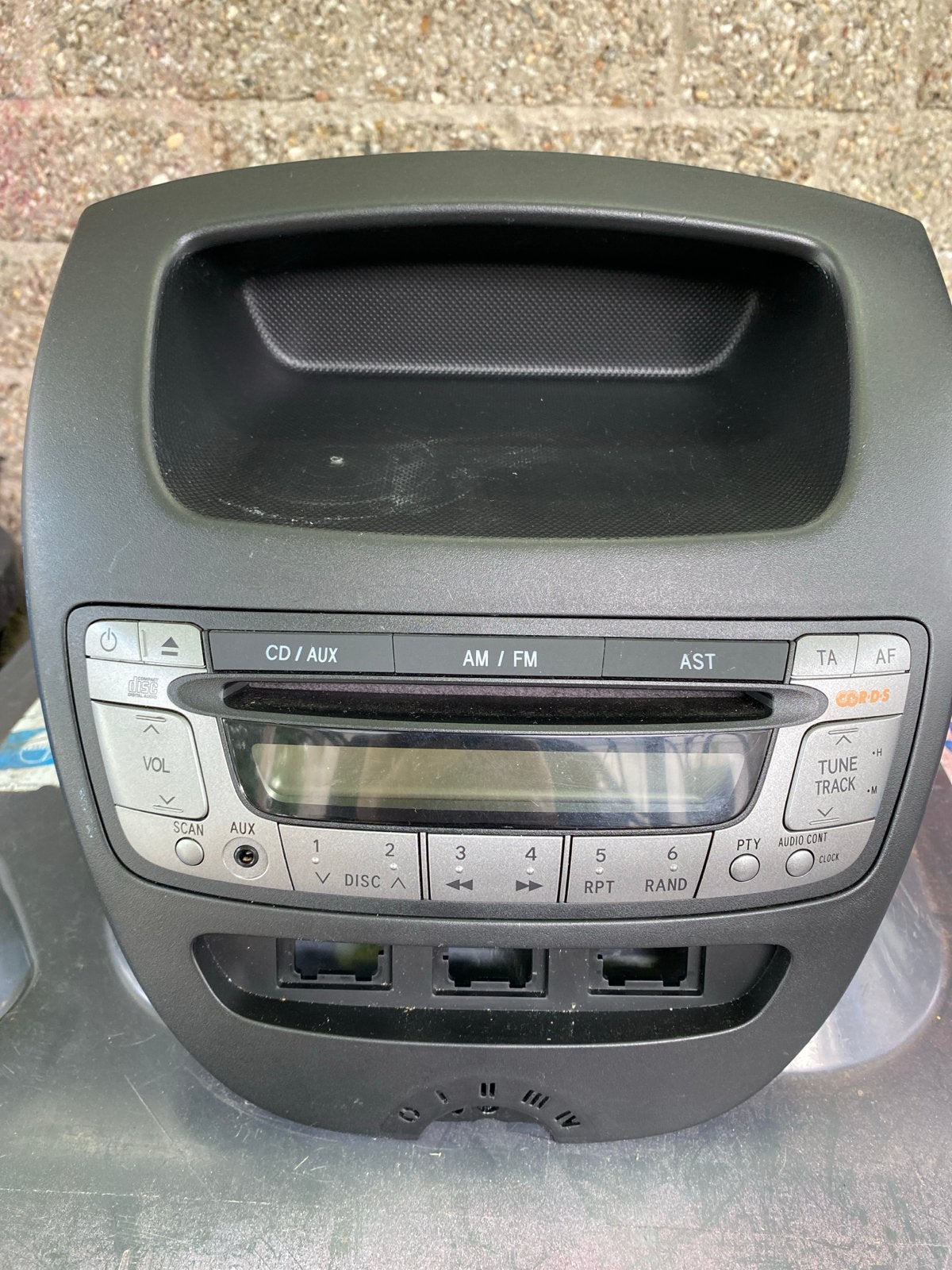 Toyota Aygo/Citroën C1/Peugeot 107 Radio CD Speler, Ophalen, Gebruikt