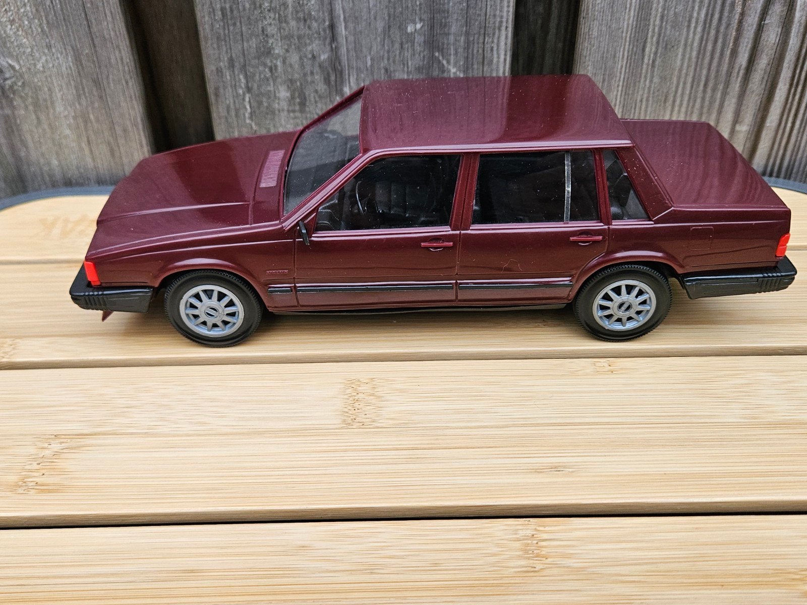 Stahlberg Volvo 760 GLE Bordeaux Rood Schaal 1:18, Hobby en Vrije tijd, Ophalen of Verzenden, Gebruikt, Auto, Overige merken