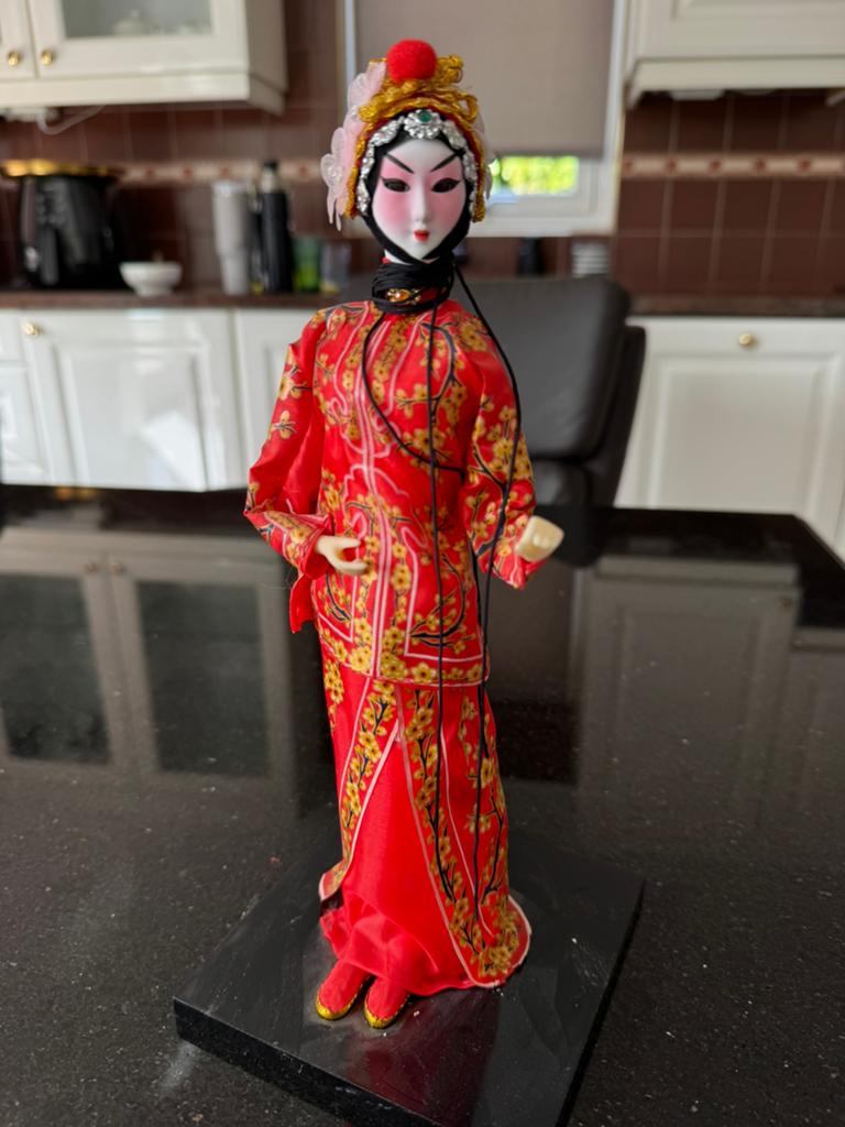 Biedenb: Japanse vrouw in kimono figuur 30 cm, Verzamelen, Poppen, Ophalen of Verzenden, Pop