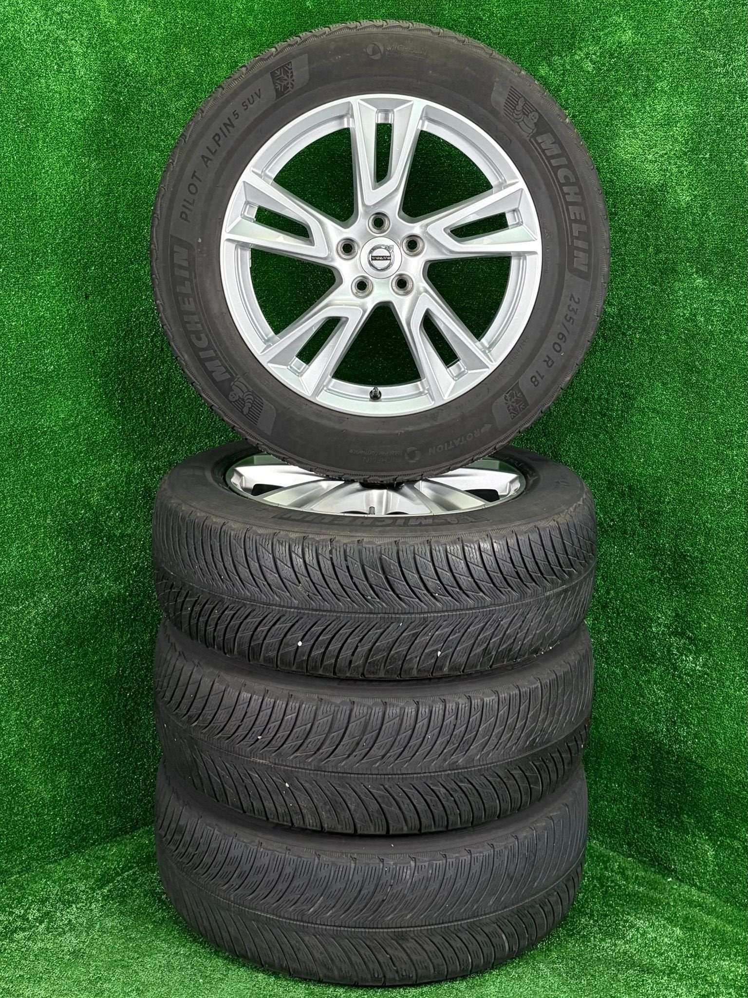 Originele 18 inch Volvo R-Design velgen winterbanden XC60, Auto-onderdelen, Banden en Velgen, 18 inch, Gebruikt, -, -