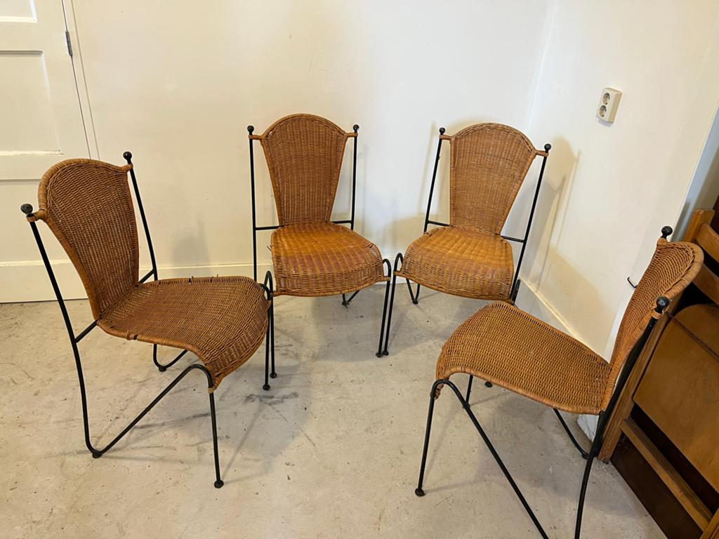 4 metalen stapelbare stoelen met rieten zitting, Huis en Inrichting, Stoelen, Ophalen, Gebruikt, Overige kleuren, Vier