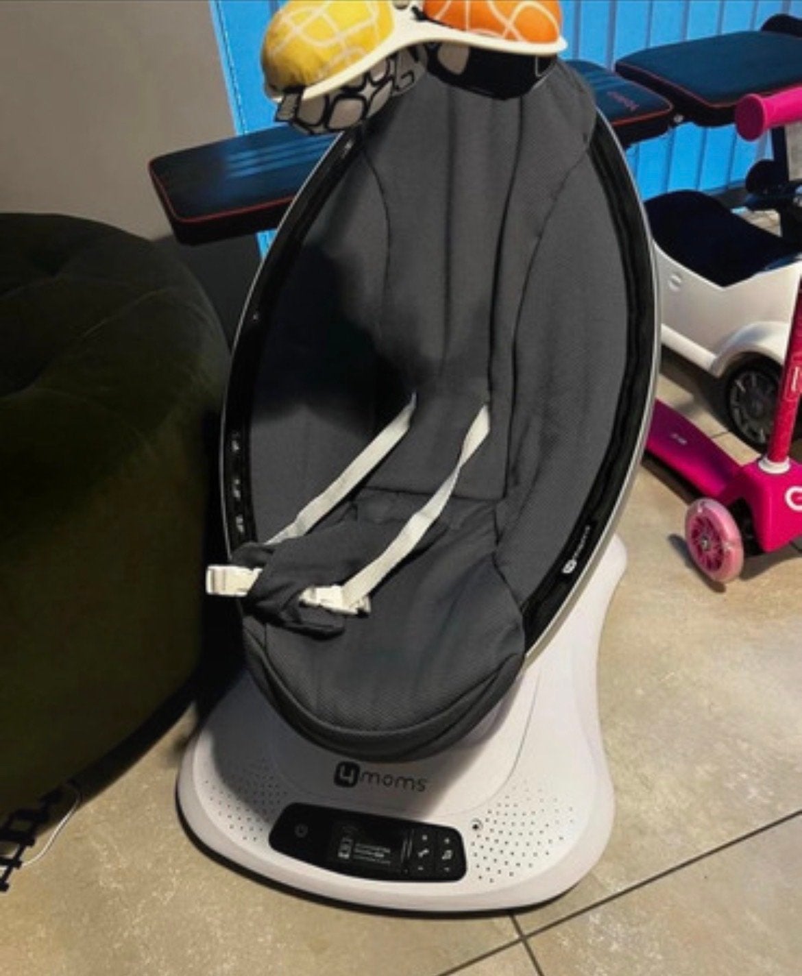 Mamaroo 4moms 4m - Zo goed als nieuw, Kinderen en Baby's, Wipstoeltjes, Overige merken, Schommelstoel, Ophalen of Verzenden, Met gordel(s) of riempje(s)