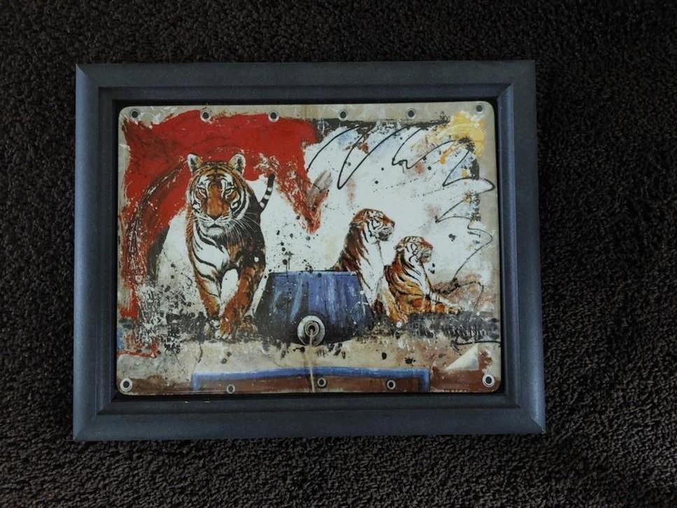 Afbeelding op porselein van Rene Kasermann "Tiger-Familie"., Antiek en Kunst, Ophalen of Verzenden
