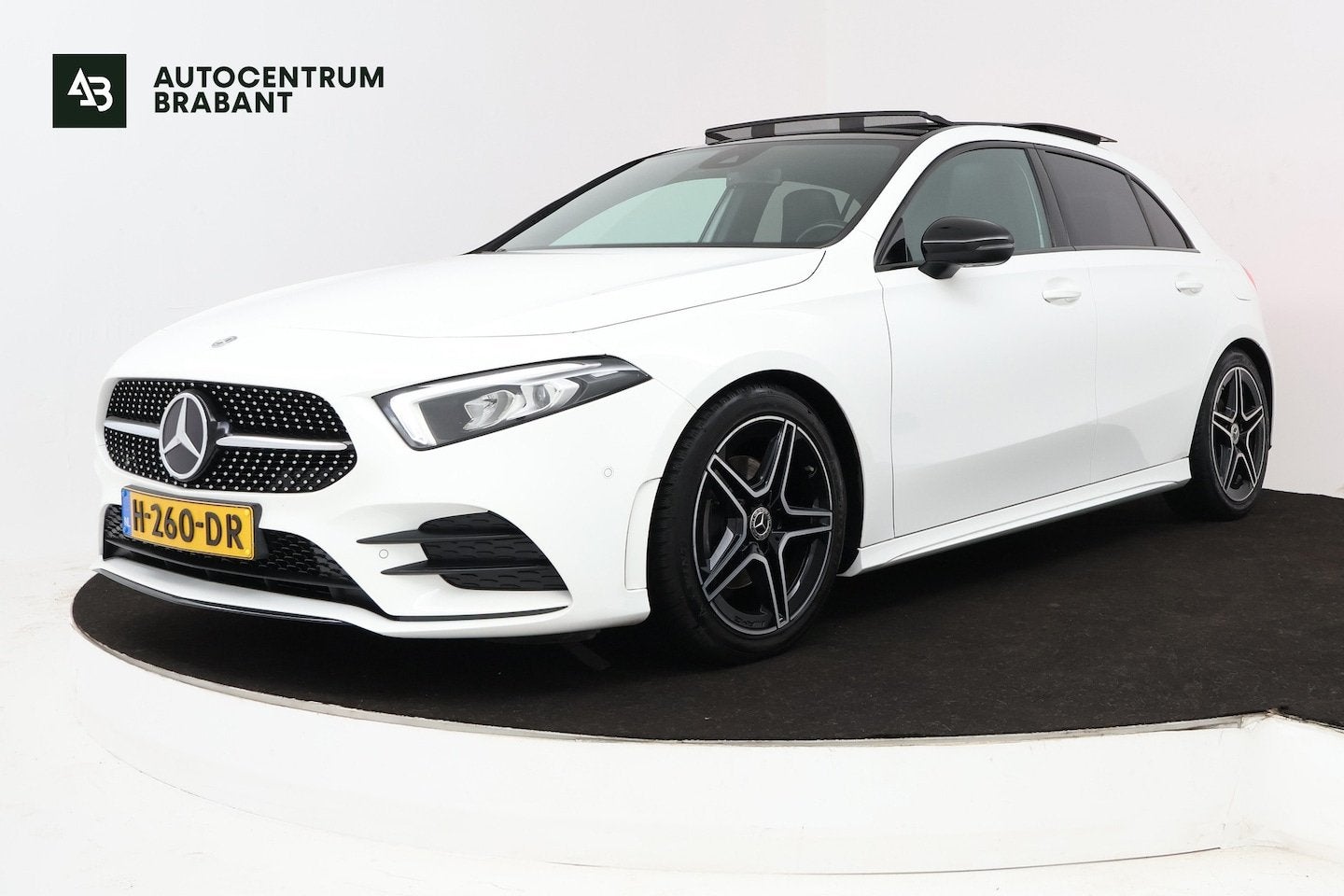 Mercedes-Benz A-Klasse 180 Business Solution AMG (PANORAMADA, Auto's, Automatische klimaatregeling, 136 pk, Gebruikt, 4 cilinders