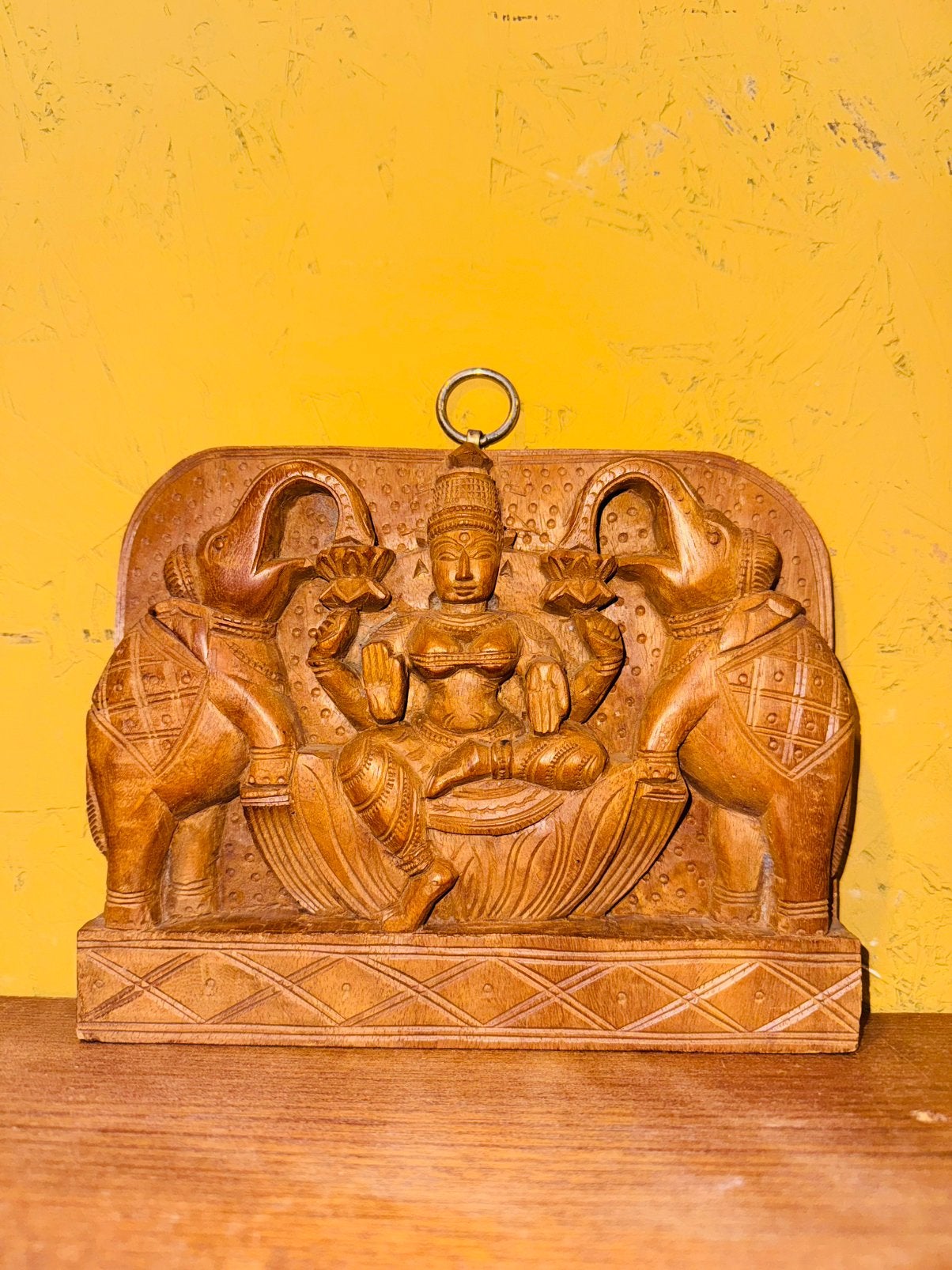 Houtsnijwerk paneel Lakshmi 16 x 20 cm, Antiek en Kunst, Ophalen