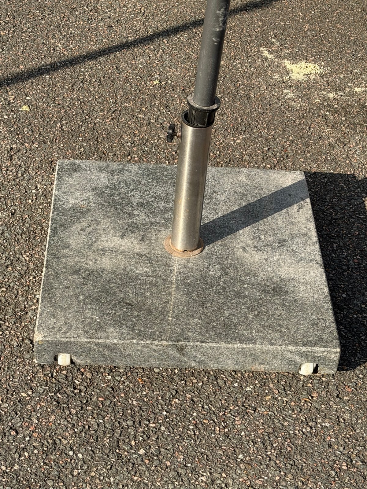 Antraciet parasol met zware granieten voet, Ophalen, Gebruikt, Minder dan 1 meter, Stokparasol