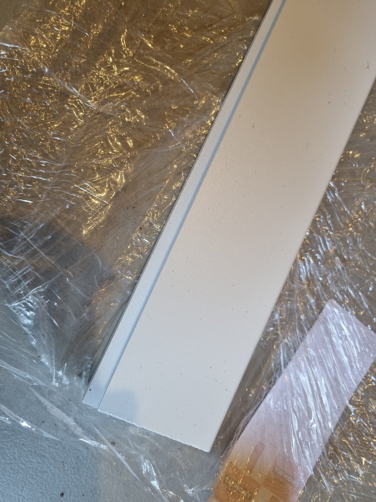 NIEUW 2 plinten, gelakt (ral 9010), Doe-het-zelf en Verbouw, Plinten en Afwerking, Ophalen, Nieuw, Mdf, 200 tot 250 cm