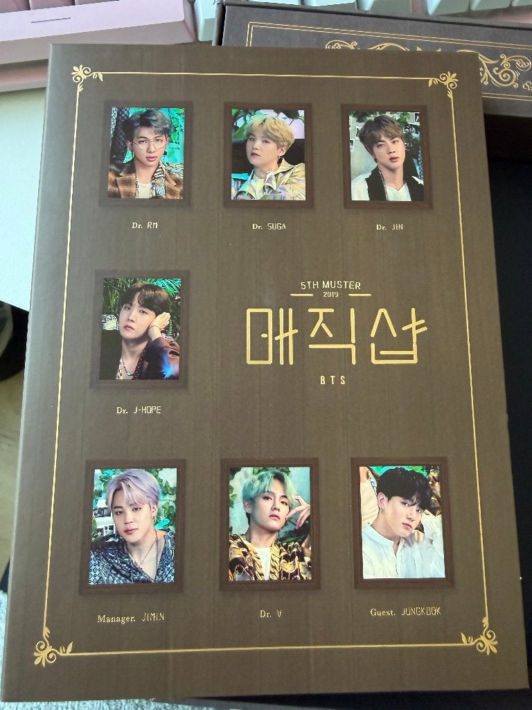 BTS Into the magic shop Busan 2019, Ophalen of Verzenden, Zo goed als nieuw, Cd of Plaat