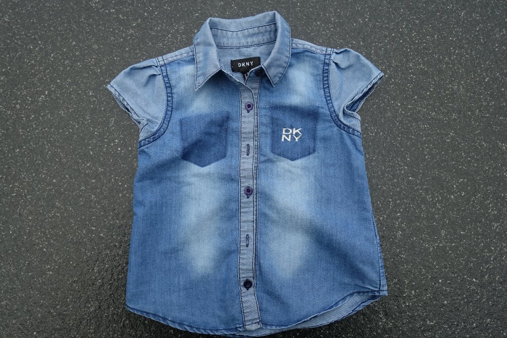 DKNY blouse.   5  jaar, Meisje, Overhemd of Blouse, Ophalen of Verzenden, Zo goed als nieuw