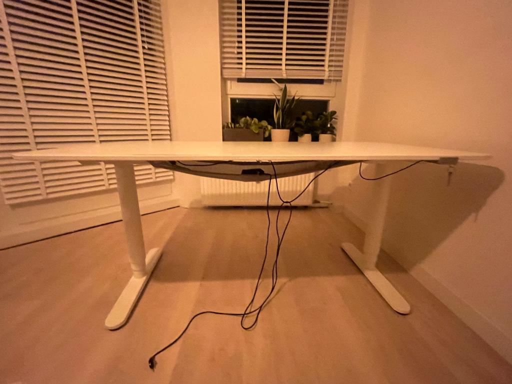 Bekant ikea zit/sta bureau elektrisch, Ophalen, Zit-sta bureau, Gebruikt, IKEA