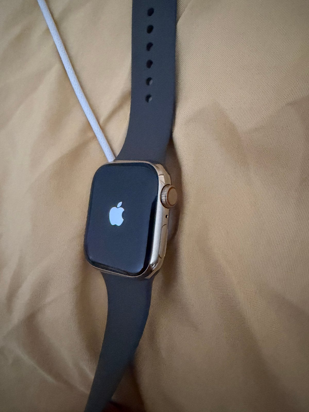 Apple Watch Series 9 - GPS + Cellular - 41mm - Gold Stainles, Ophalen, IOS, Zo goed als nieuw, Roze