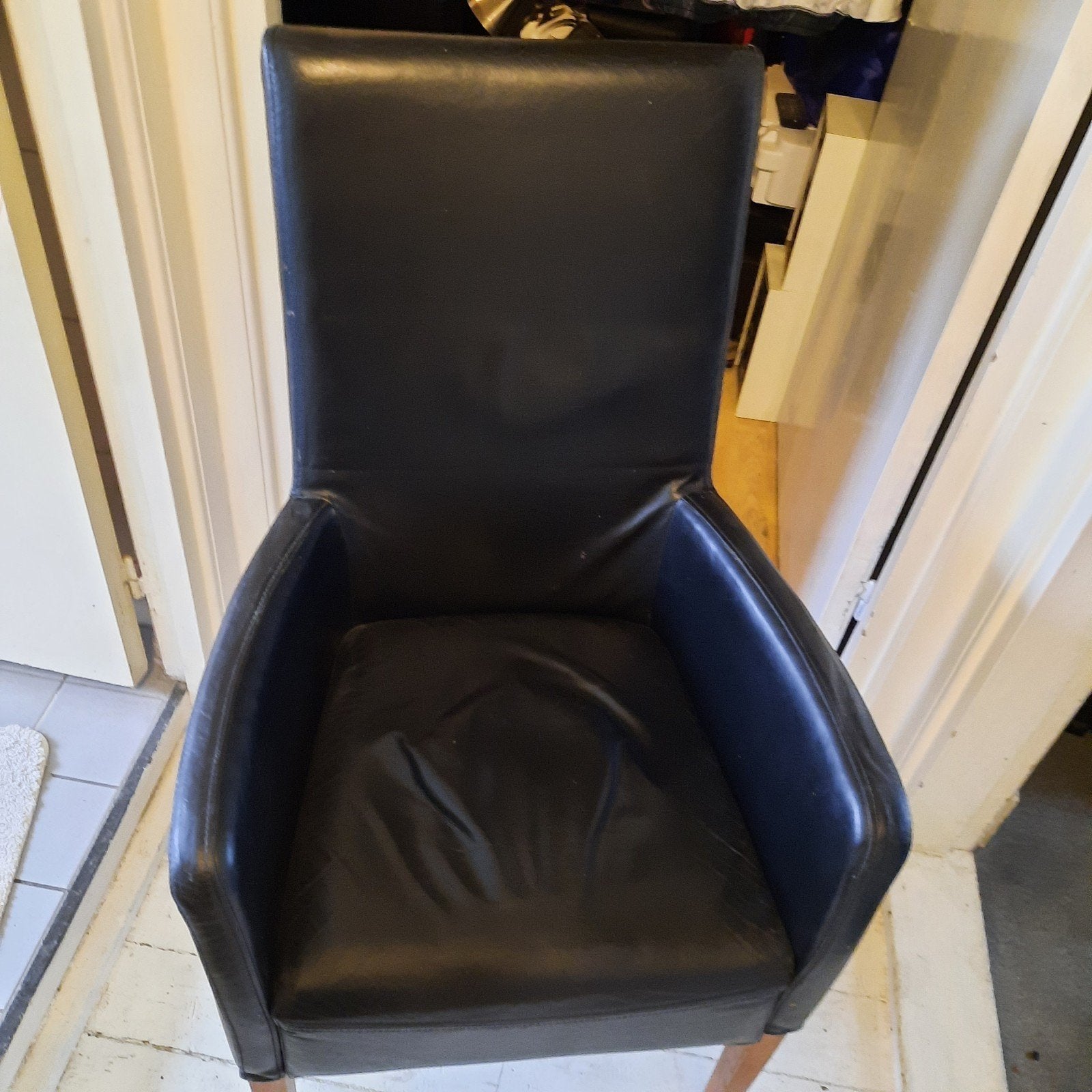 gratis ophalen 4 leren stoelen, Ophalen, Gebruikt, Zwart, Twee