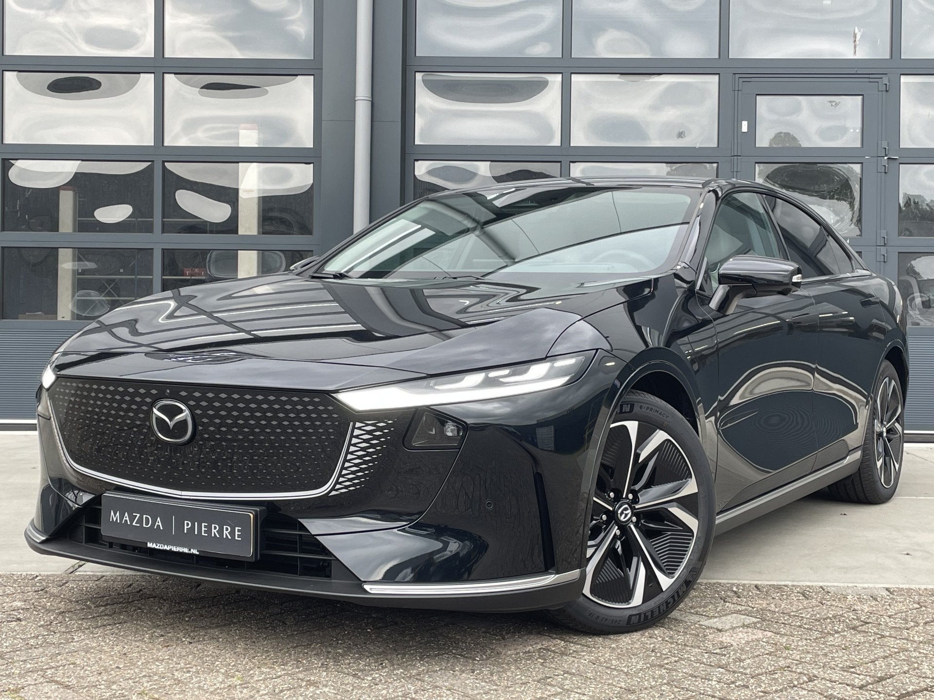 Mazda 6e Takumi Business Edition 68.8 kWh NAVI | APPLE CARPL, Automaat, Beige, 450 min, Te koop