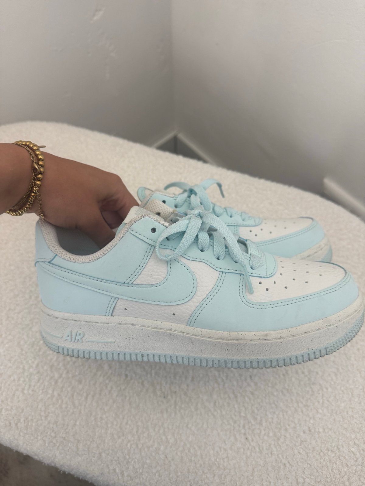 Nike Air Force 1 - Lichtblauw/Wit - Maat 37,5, Kleding | Dames, Schoenen, Ophalen of Verzenden, Gedragen, Blauw, Sneakers of Gympen