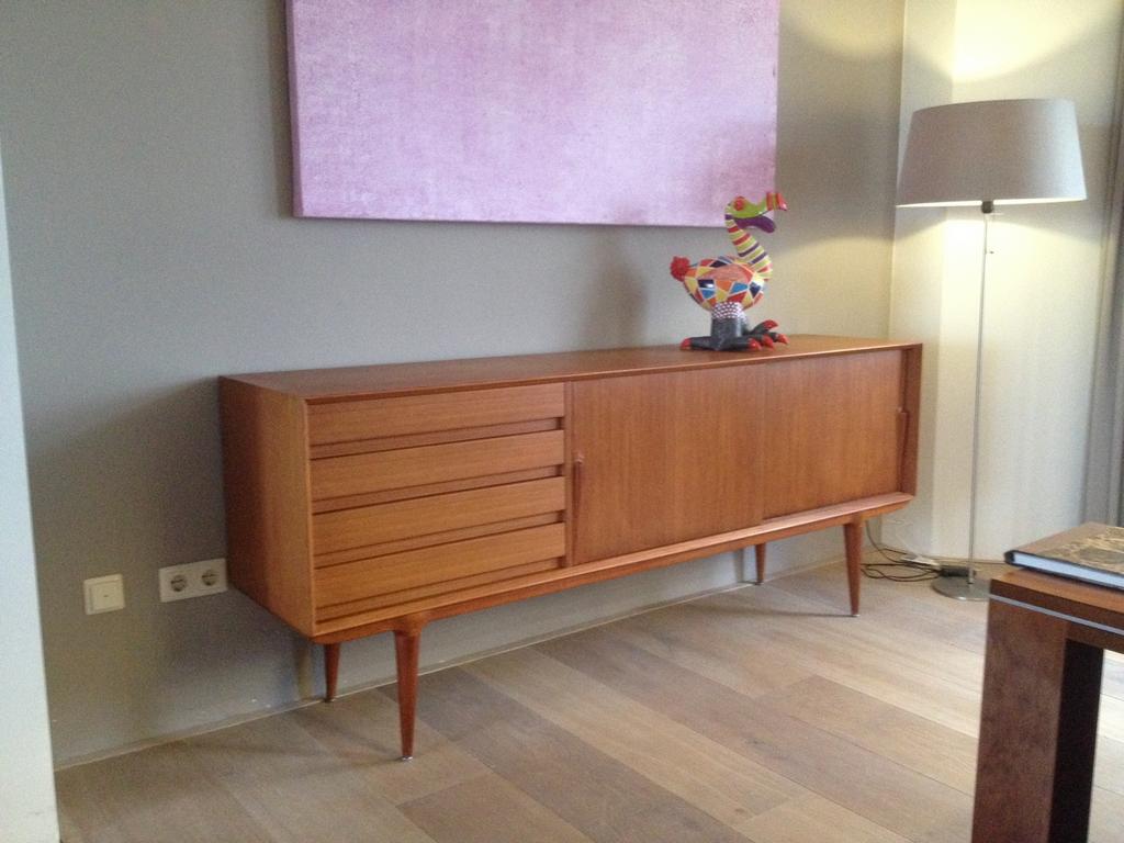 Vintage dressoir Gunni Omann model 18 Deens design teak, Ophalen, Gebruikt, 25 tot 50 cm