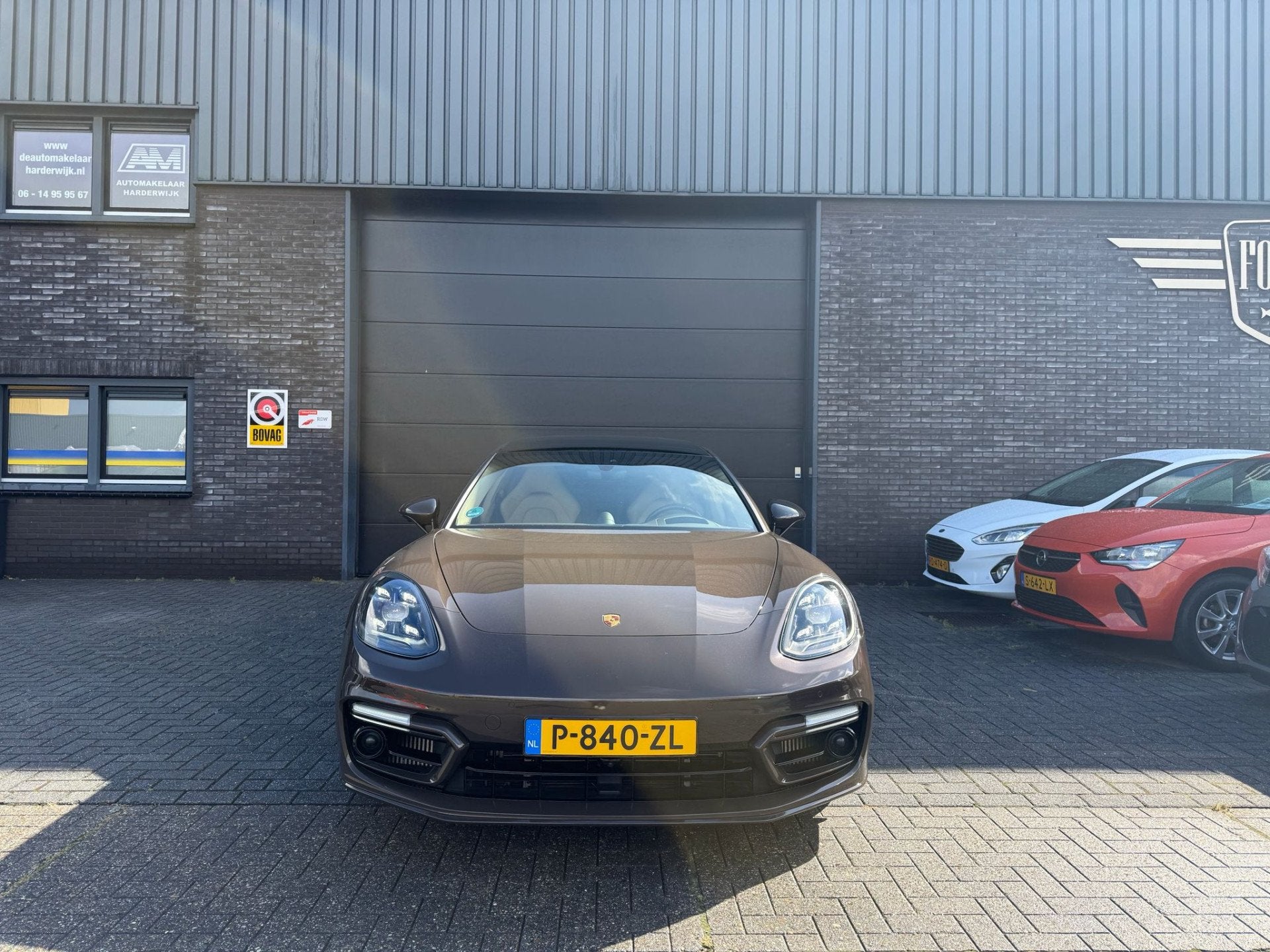 Porsche Panamera 2.9 4 E-Hybrid Platinum Edition | 2E EIGENA, Auto's, Porsche, Automaat, 136 pk, Gebruikt, Bruin