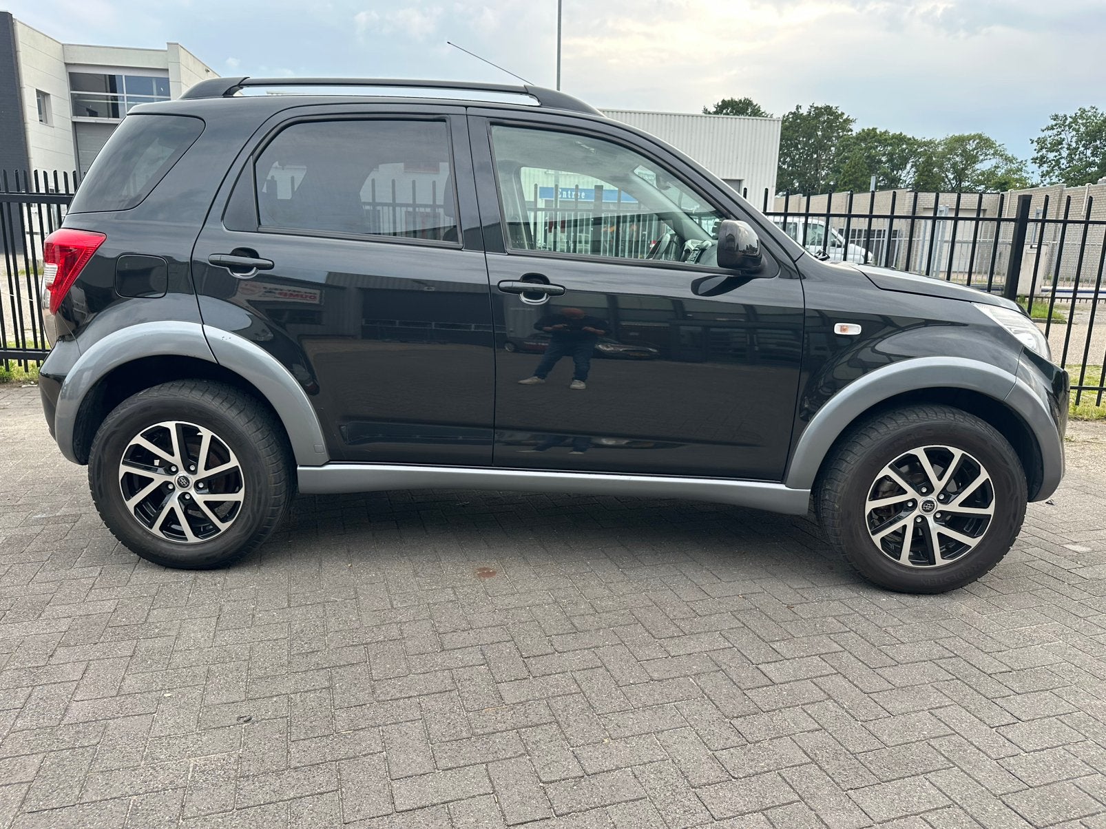 Daihatsu Terios 1.5 4WD 2006 Zwart Mooie auto!, Auto's, Daihatsu, 1350 kg, 1165 kg, 400 kg, Zwart