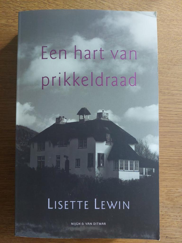 Lisette Lewin - Een hart van prikkeldraad, Ophalen of Verzenden, Gelezen, Lisette Lewin