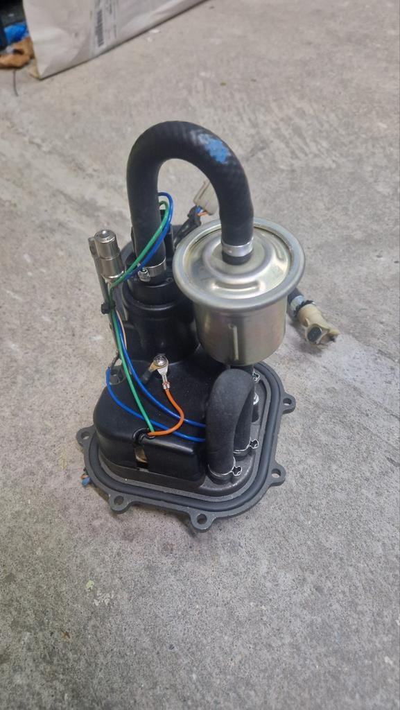 Aprilia brandstofpomp 1998-2005 mille/tuono/falco gen1, Motoren, Ophalen of Verzenden
