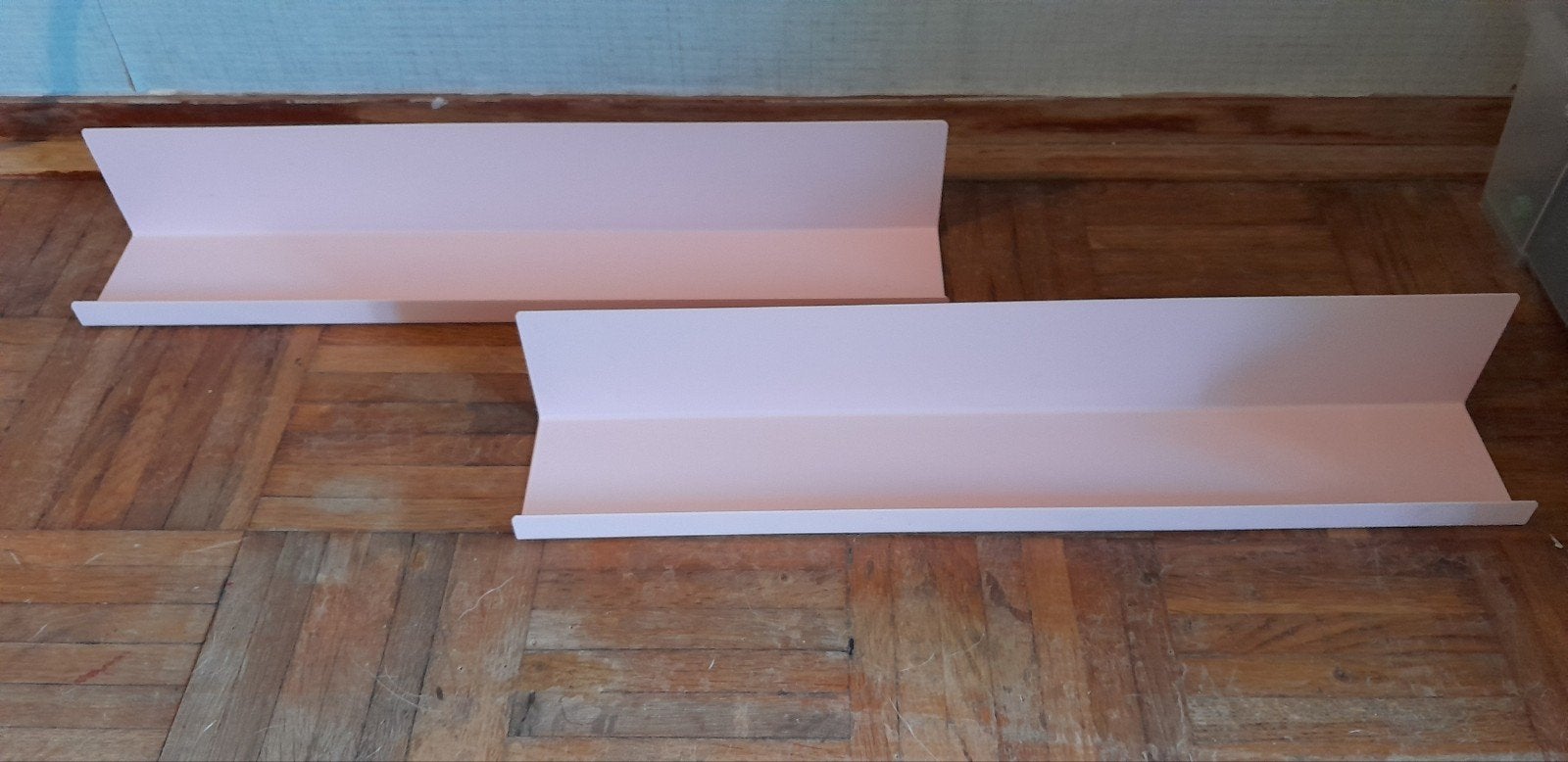 2 Roze Wandplanken - Decoratieve Boekenplankjes, Ophalen, Zo goed als nieuw