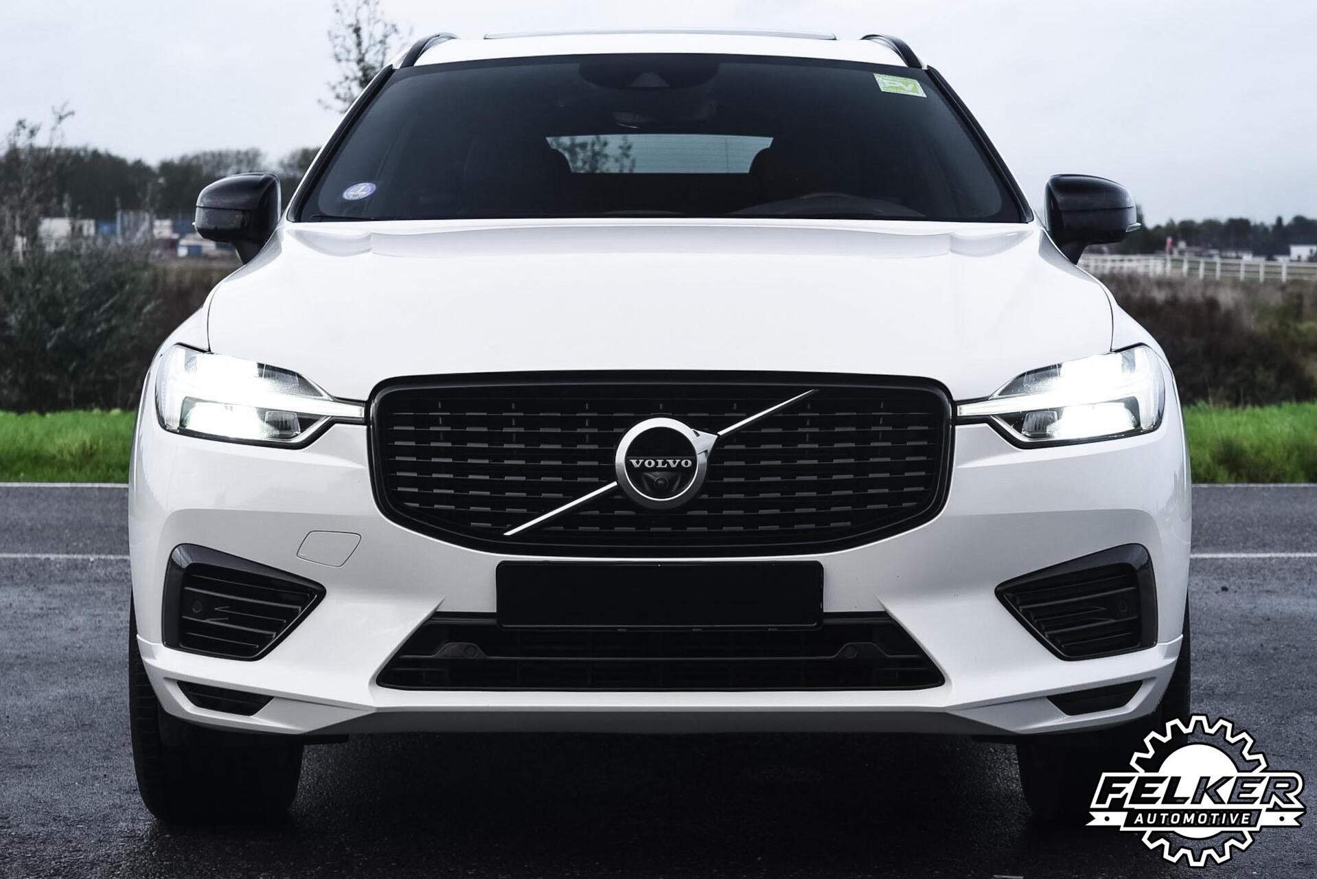 Volvo XC60 T8 AWD | SOH 94% | Pano | 360° | Luchtvering, Auto's, Automaat, Dealer onderhouden, 1969 cc, Bedrijf
