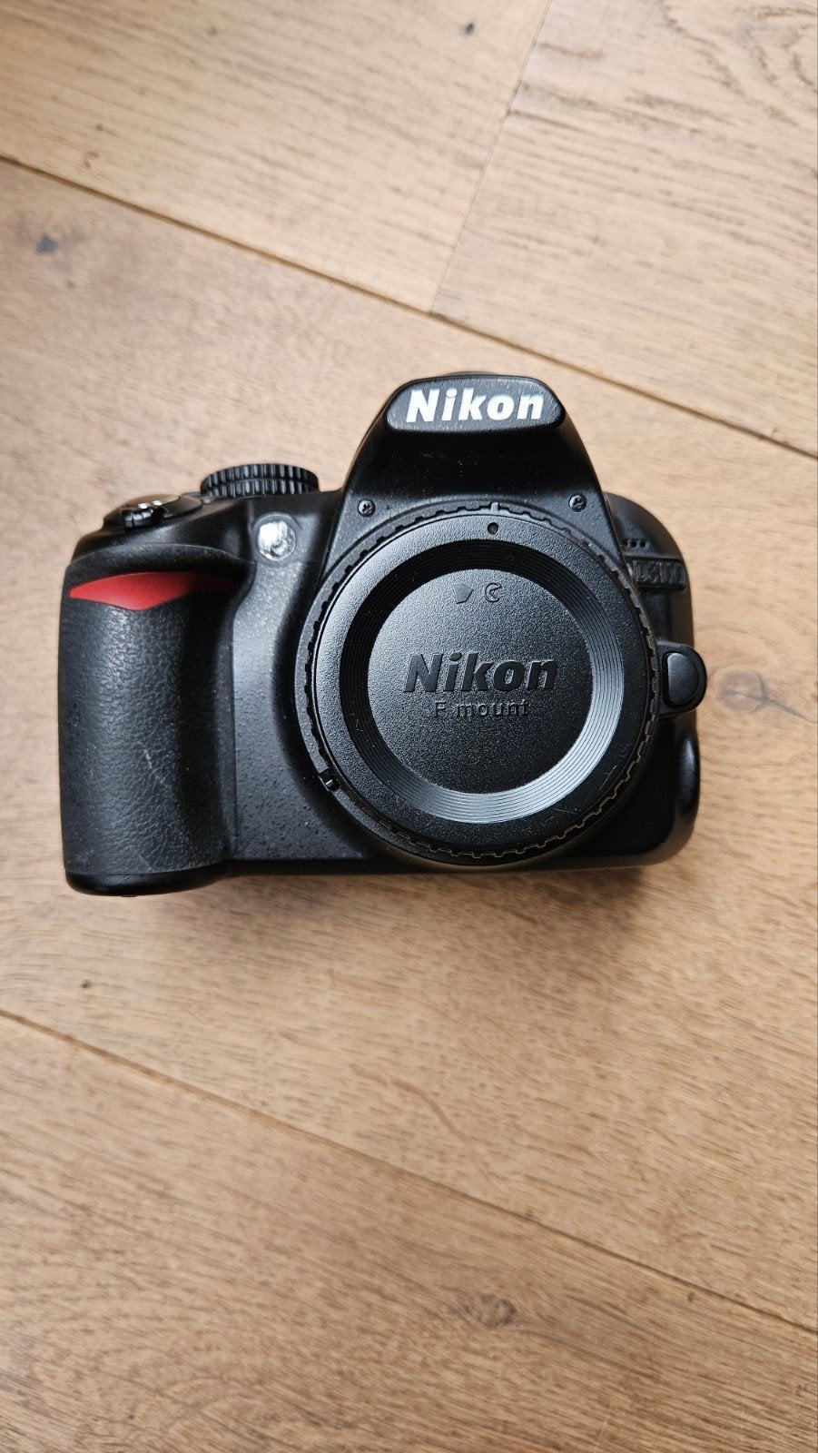 Nikon D3200 Spiegelreflexcamera met oplader en draagriem, Gebruikt, Spiegelreflex, Oplader, Ophalen of Verzenden