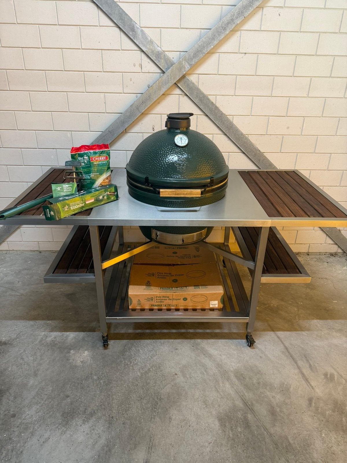 Foto 3 van Big Green Egg XL in unieke RVS maatwerktafel