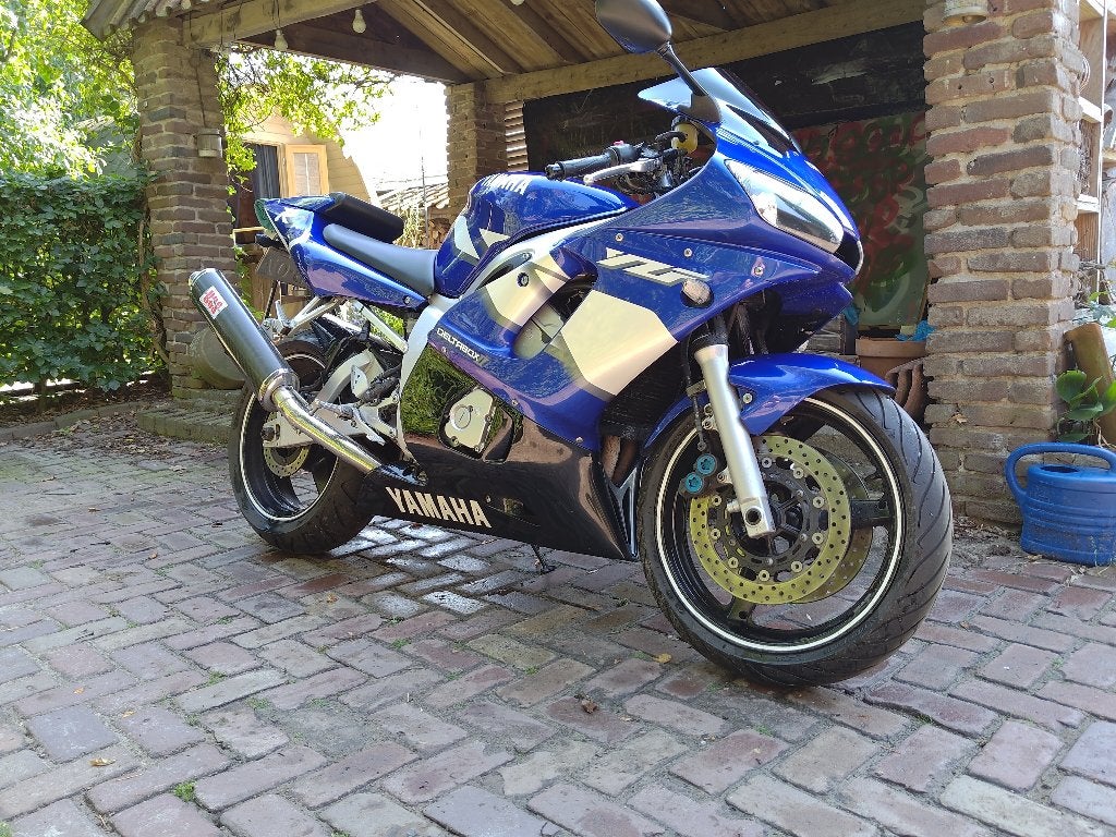 YAMAHA YZF-R6 (2001), Sportuitlaat, Occasion, 4 cilinders, Motorrijbewijs A