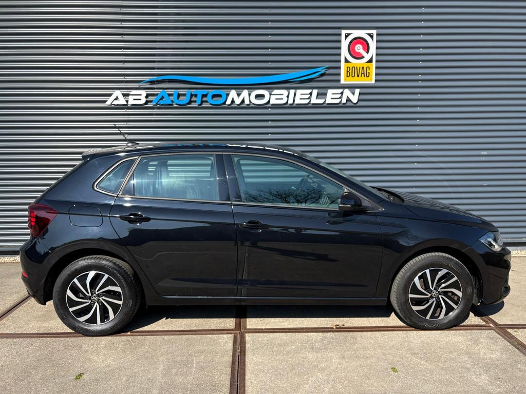 Volkswagen Polo 1.0 TSI Life LM VELGEN/ CARPLAY/ PDC, Voorwielaandrijving, Gebruikt, Met garantie (alle), 1072 kg