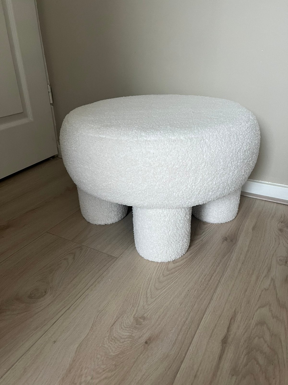 Nwst teddy poef, stof boucle, Ophalen, Minder dan 50 cm, Rond, Zo goed als nieuw