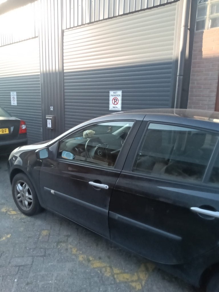 Renault Clio 1.4 16V 72KW Auth 5-DRS E4 2005 Zwart, Auto's, Voorwielaandrijving, 4 cilinders, Zwart, 1200 kg