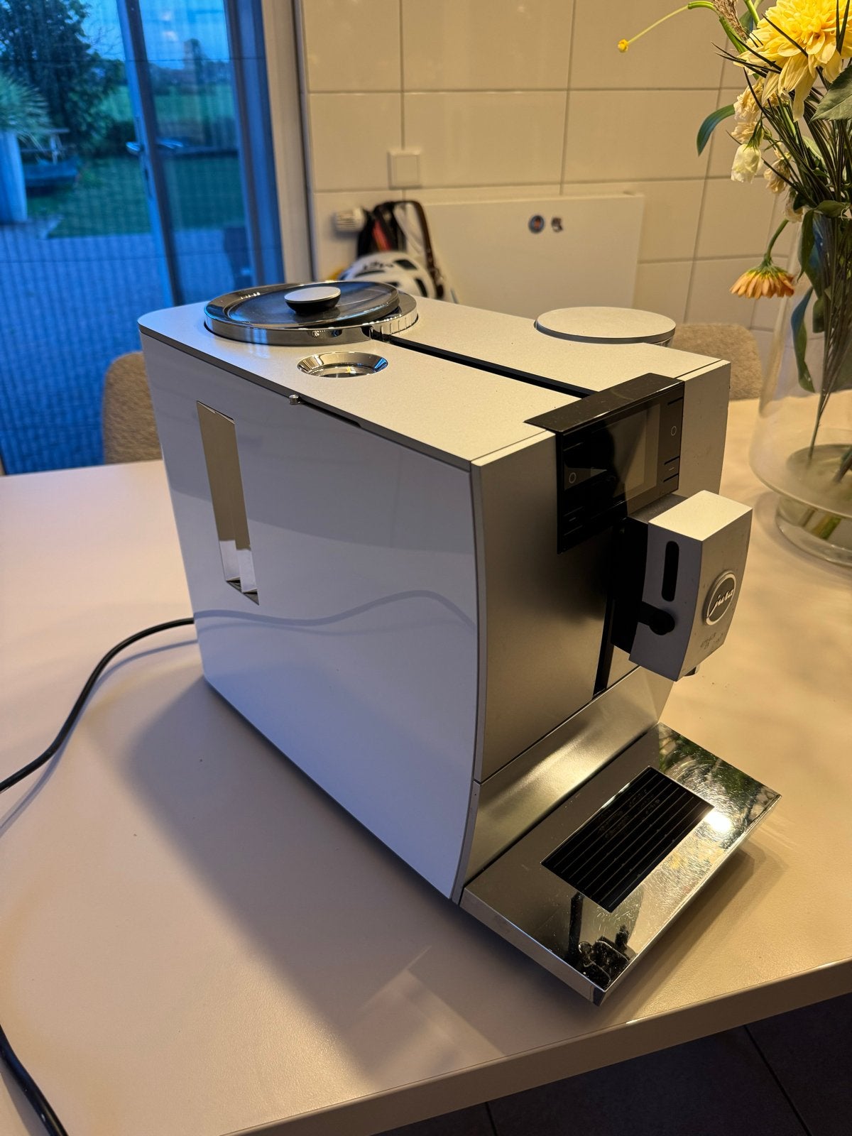 Jura ENA 8 volautomatische koffiemachine met melk koelkast, Witgoed en Apparatuur, Afneembaar waterreservoir, Koffiemachine, Zo goed als nieuw